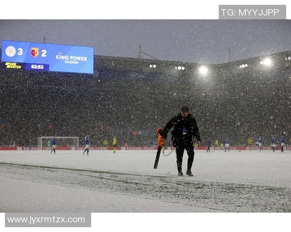 滑球场上的足球明星们如何在冰雪中展现激情与技巧 滑球场上的足球明星们如何在冰雪中展现激情与技巧