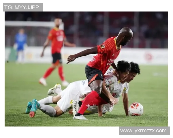 广州足球队在最新足球状态排行榜中荣登第10名展现强劲实力与潜力 广州足球队在最新足球状态排行榜中荣登第10名展现强劲实力与潜力